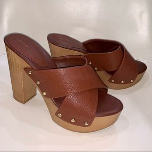 BCBGeneration Studded Slide On Platform Heel Sz8.5